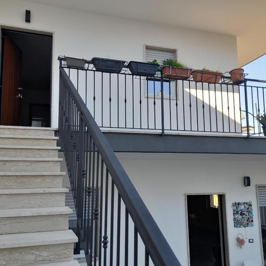A Casa Di Falco Mondragone Bagian luar foto